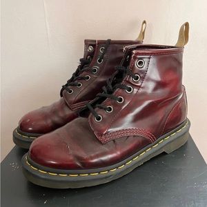6 eye vegan cherry red Dr Martens